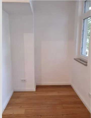 Freshly painted room after the final clean, floor dust-free